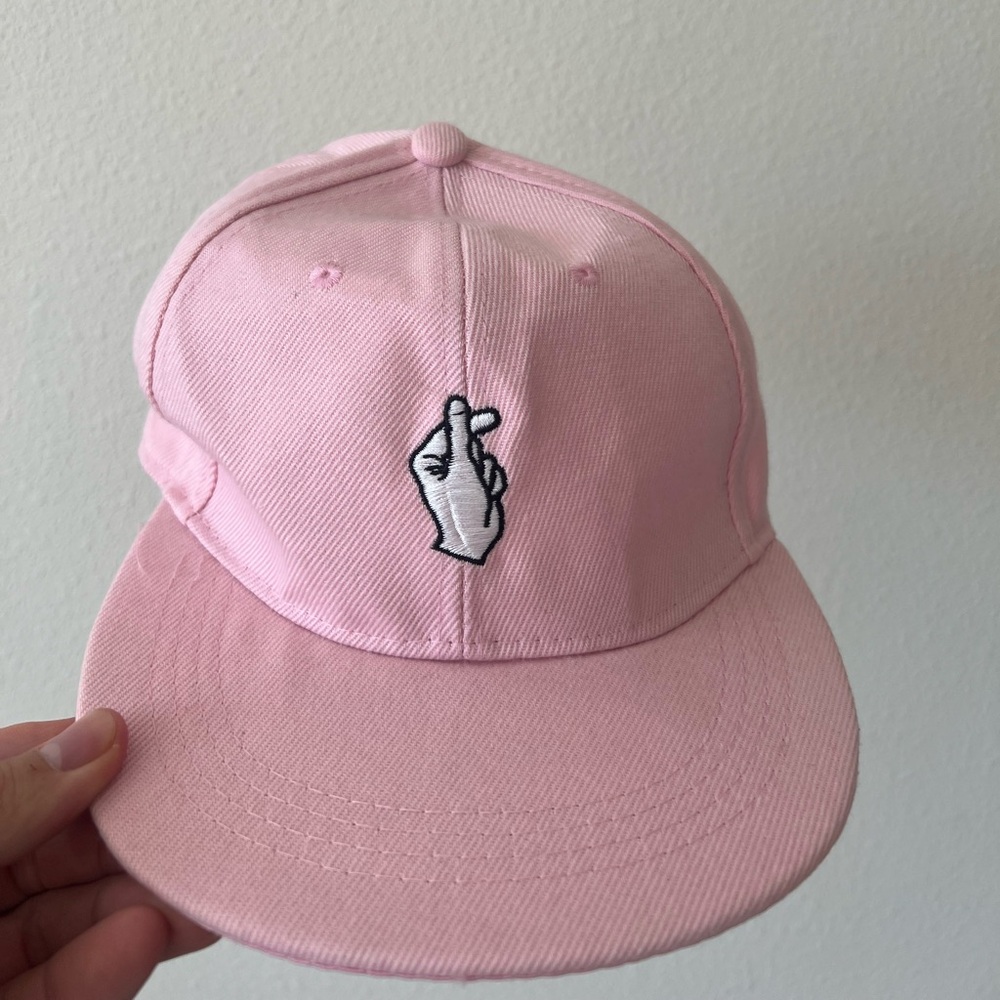 K-POP Finger Heart Baseball Cap In Pink
